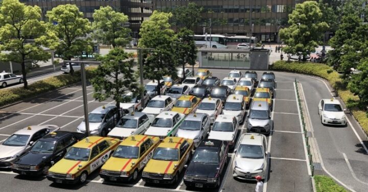 タクシー 運転手 家族養える